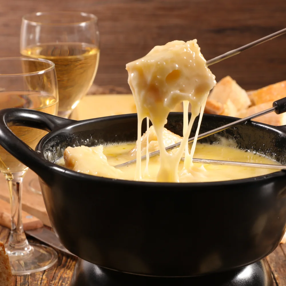 Premium Cheese Fondue | Cheese ready-meal specialty made from hay milk® in a bag | aromatic + spicy | 500 grams. Feedimage.